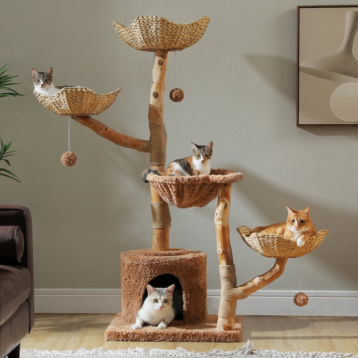 Arbre à chat bois et rotin brun — détail du hamac