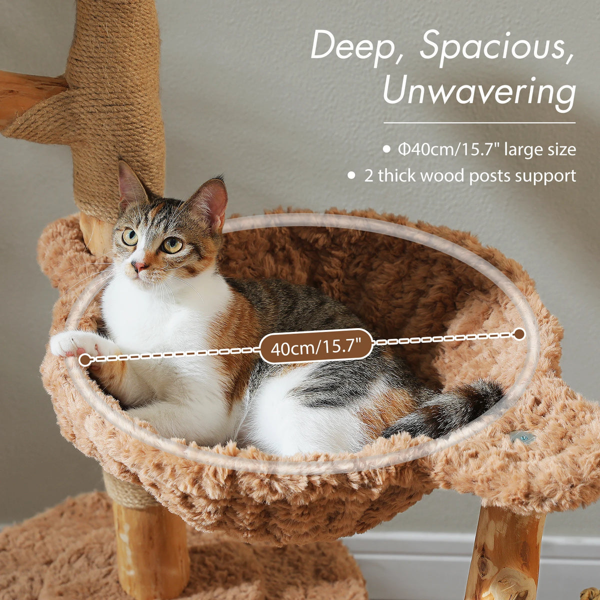 Arbre à chat bois et rotin blanc — détail des finitions