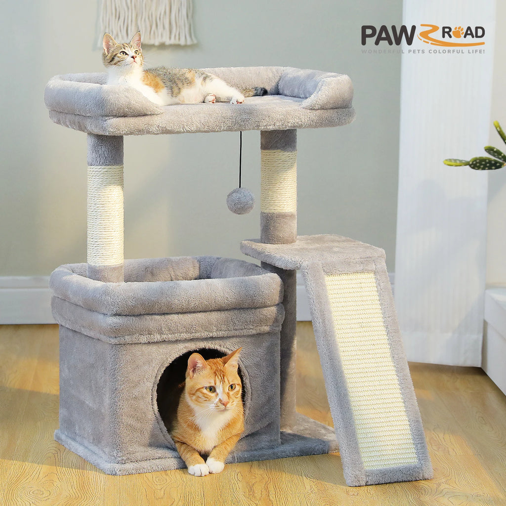Petit arbre à chat vert — en situation dans un salon
