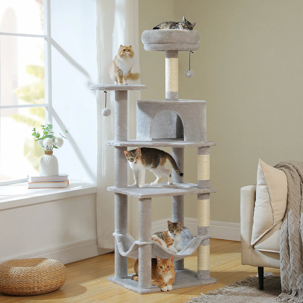 Arbre à chat gris 140 cm — en situation dans un salon