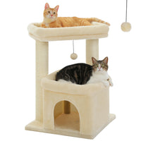 Arbre à chat senior gris — en situation dans un salon