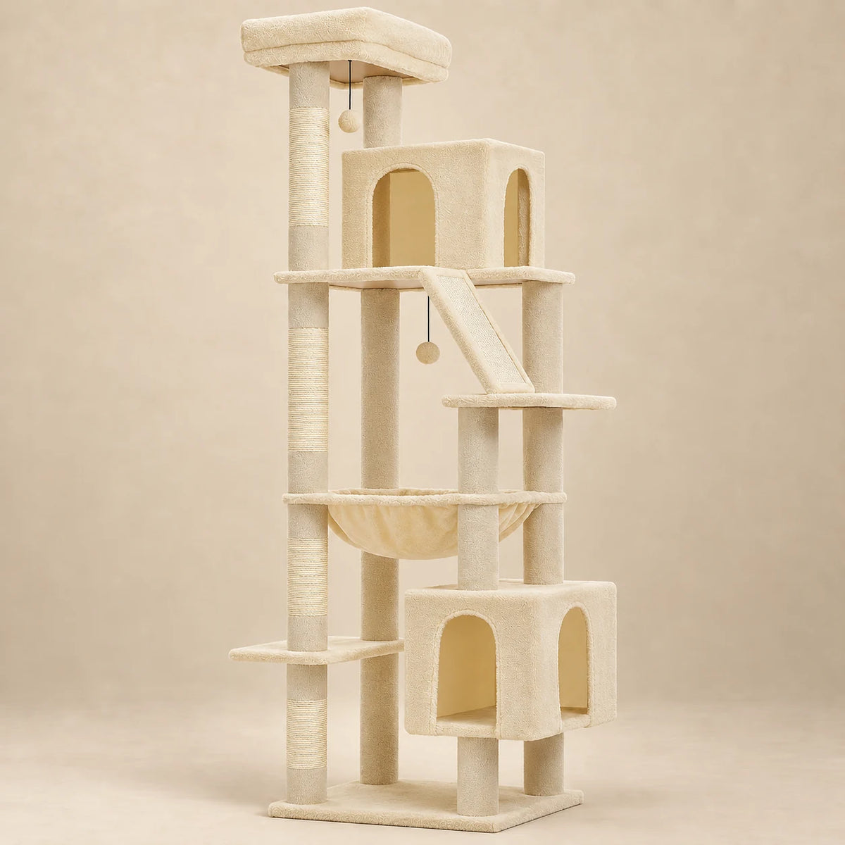 Arbre à chat Barley beige XXL de 180 cm avec deux niches et hamac sur fond beige