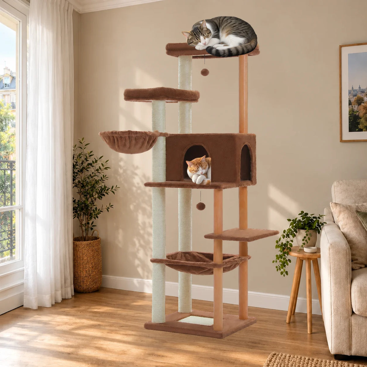 Arbre à chat Walnut brun de 186 cm dans un salon, avec deux chats endormis sur la plateforme et dans la niche