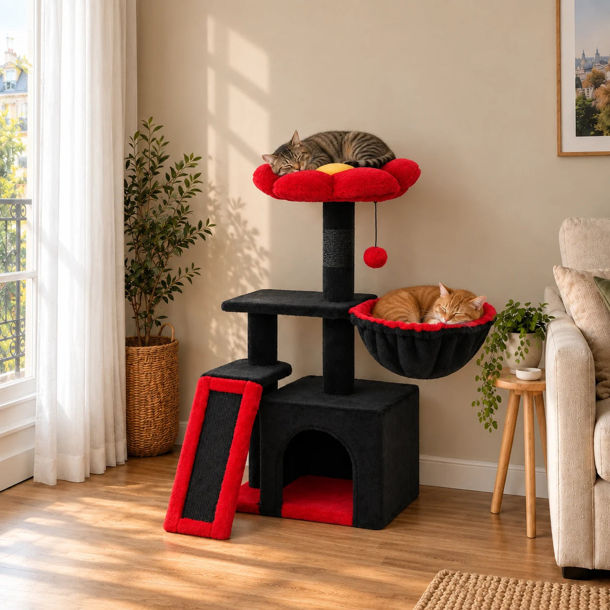 Arbre à chat Cinder dans un salon avec deux chats endormis sur la fleur et dans le hamac