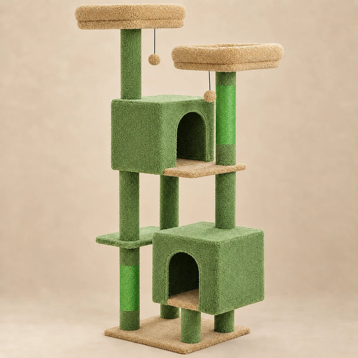 Arbre à chat Juniper vert mousse de 133 cm avec deux niches et deux perchoirs beiges sur fond beige