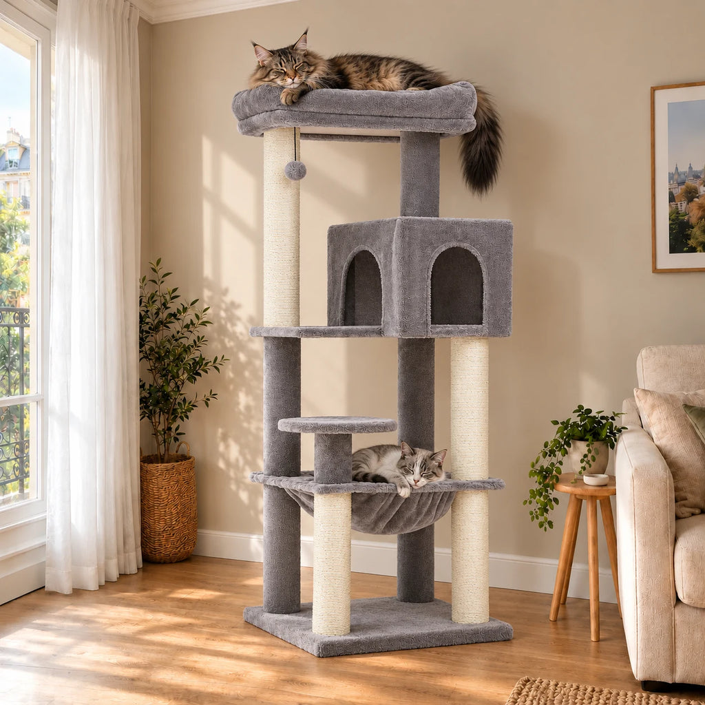 Arbre à chat Steel gris dans un salon avec deux chats endormis sur le perchoir et dans le hamac