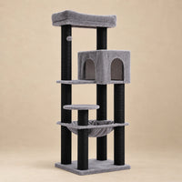 Arbre à chat Jett noir et gris de 147 cm avec niche et hamac sur fond beige