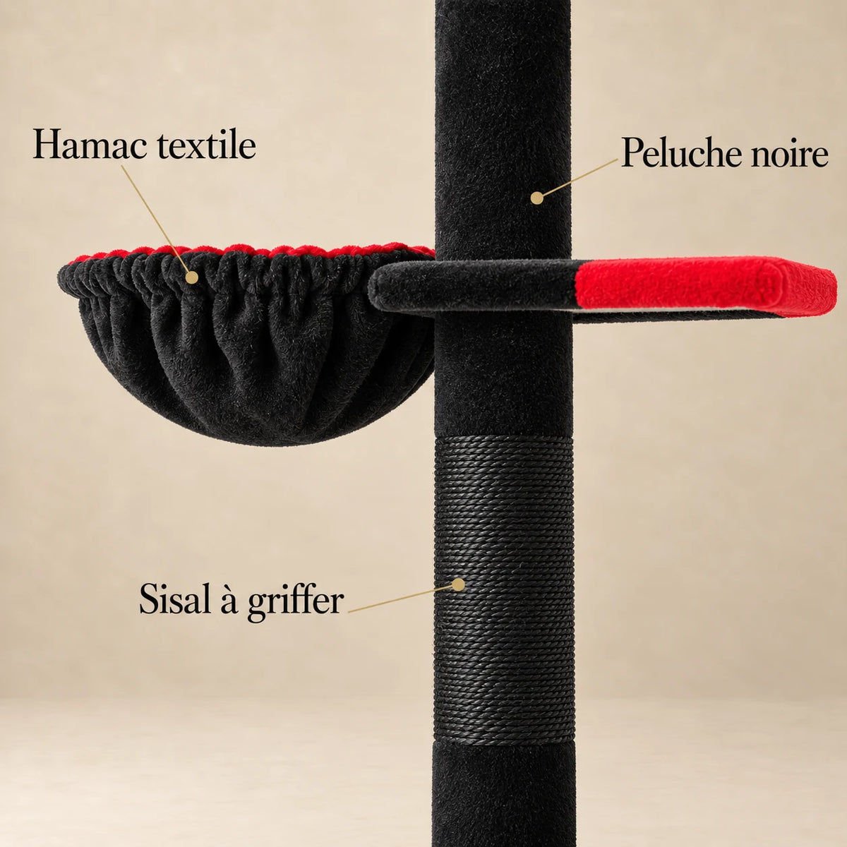 Détails de l’arbre à chat Ebony : hamac noir et rouge, peluche noire et poteau en sisal